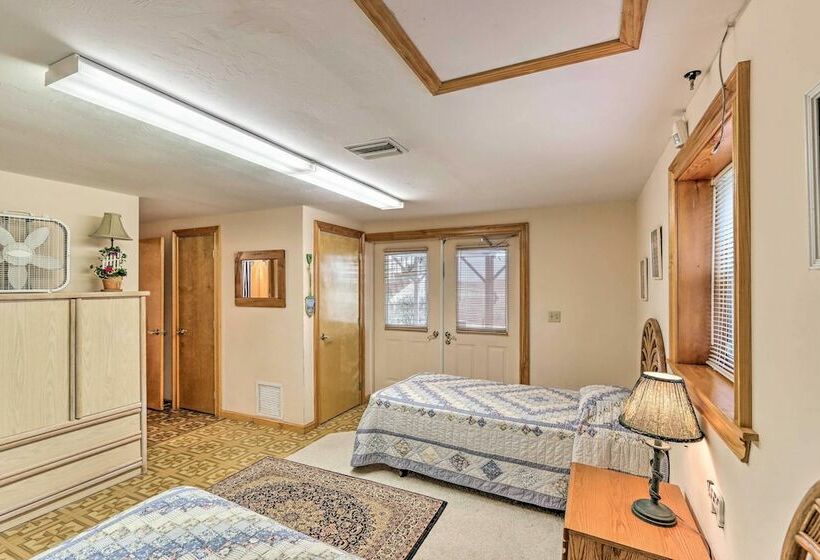 Family Friendly Murphy Cabin W/ Deck & Fire Pit!