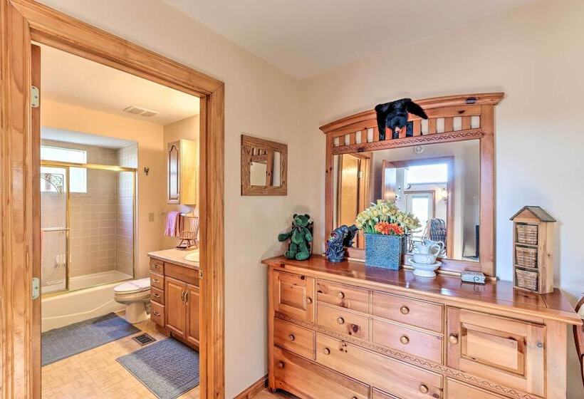 Family Friendly Murphy Cabin W/ Deck & Fire Pit!