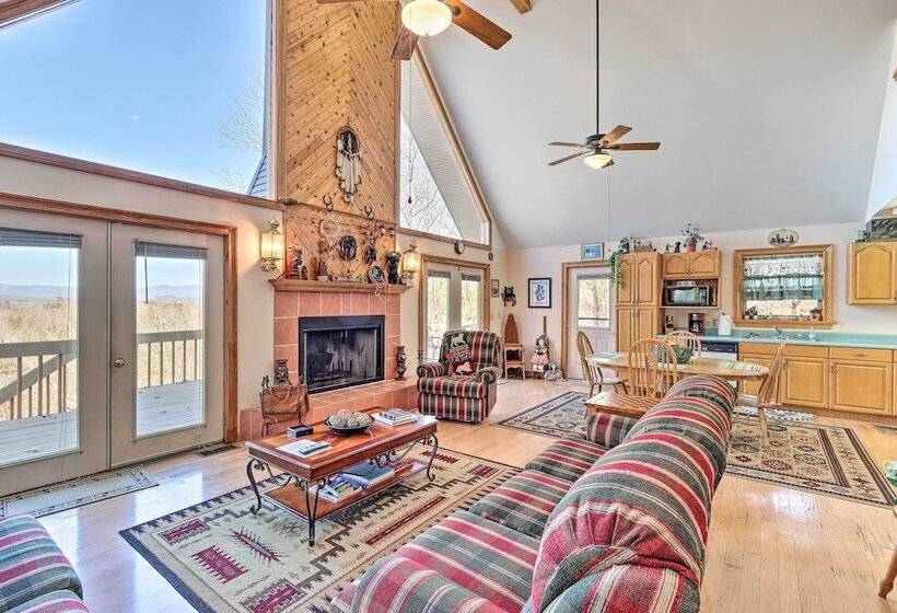 Family Friendly Murphy Cabin W/ Deck & Fire Pit!