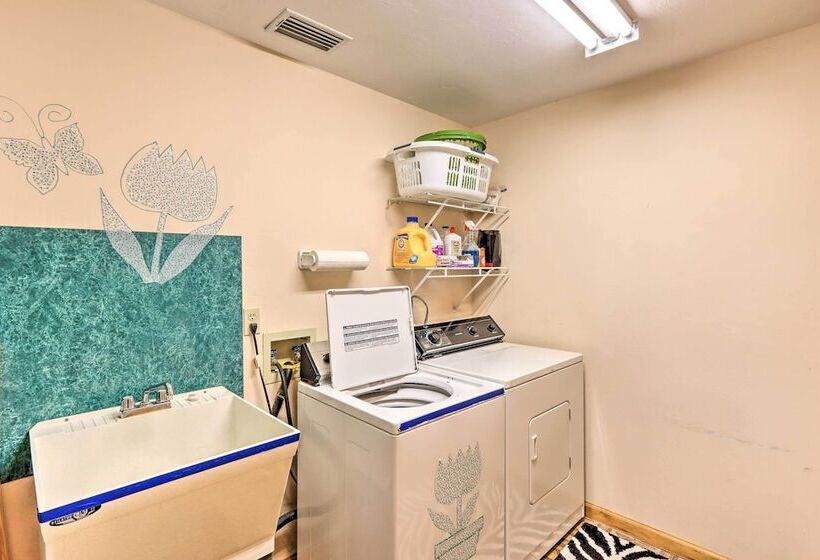 Family Friendly Murphy Cabin W/ Deck & Fire Pit!