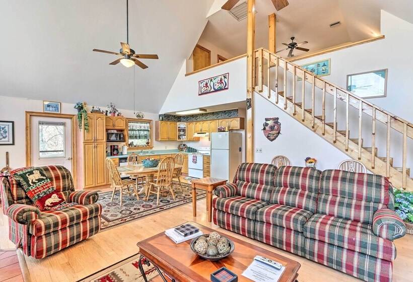 Family Friendly Murphy Cabin W/ Deck & Fire Pit!