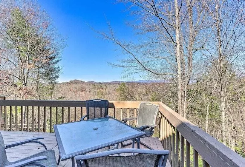 Family Friendly Murphy Cabin W/ Deck & Fire Pit!