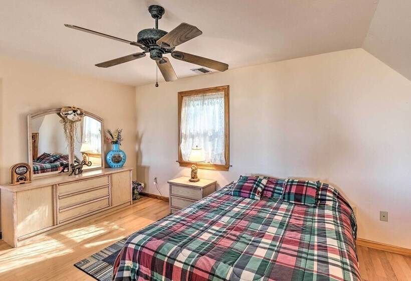 Family Friendly Murphy Cabin W/ Deck & Fire Pit!