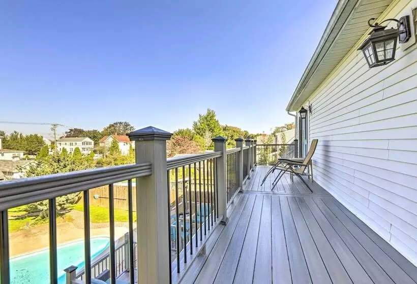 New Haven Gem W/ Private Pool, Walk To Beach!