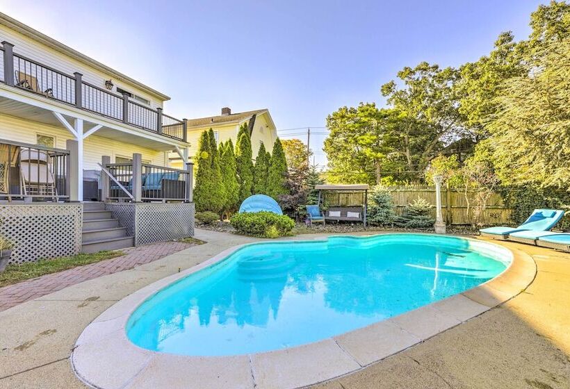 New Haven Gem W/ Private Pool, Walk To Beach!