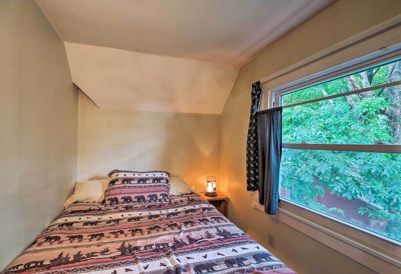 Northville Lakefront Escape W/ Deck: Walk To Lake