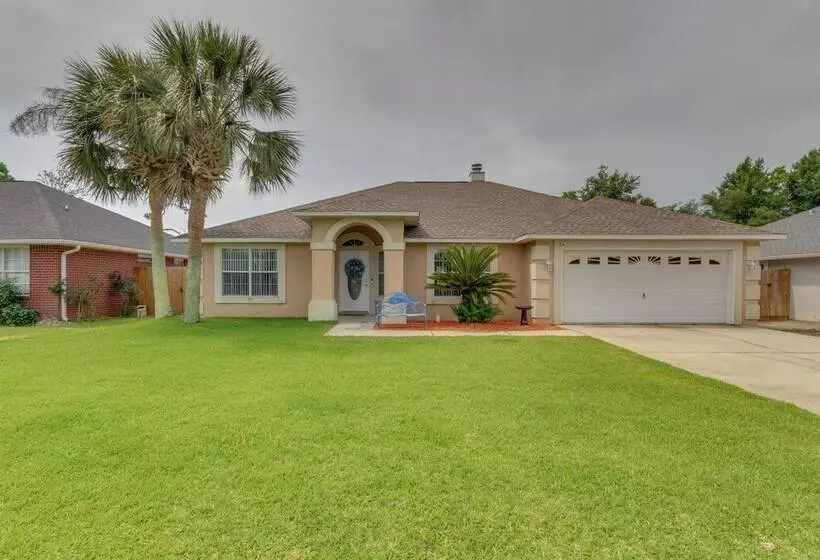 Pensacola Home W/ Patio: 4 Miles To Beach!