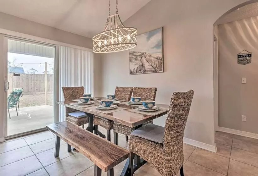 Pensacola Home W/ Patio: 4 Miles To Beach!