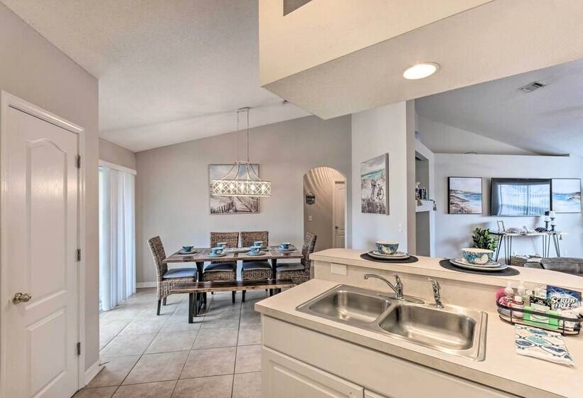 Pensacola Home W/ Patio: 4 Miles To Beach!