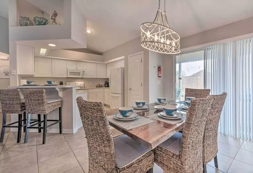 Pensacola Home W/ Patio: 4 Miles To Beach!