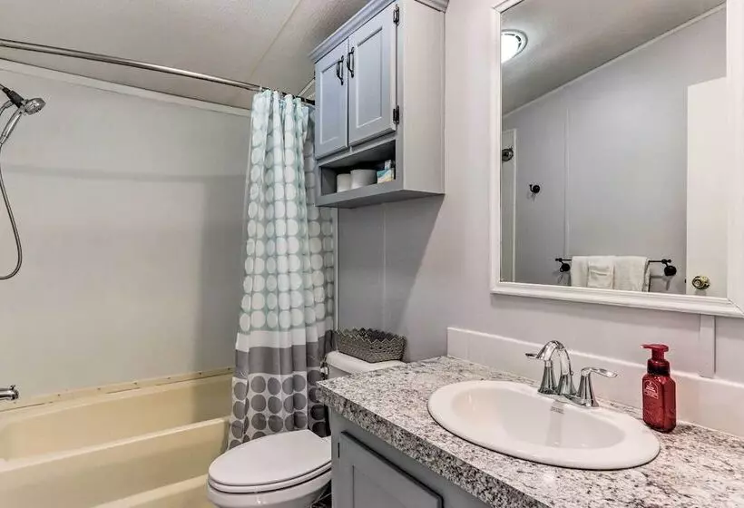 Pet Friendly Flemington Home W/ Lake Access!