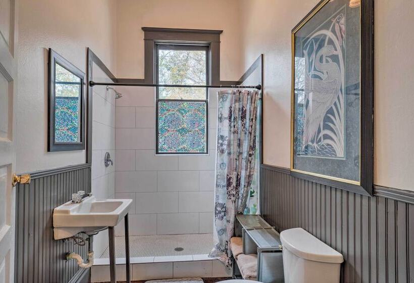 Pet Friendly Shreveport Home ~ 1 Mile To Downtown!