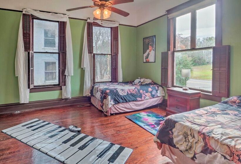 Pet Friendly Shreveport Home ~ 1 Mile To Downtown!