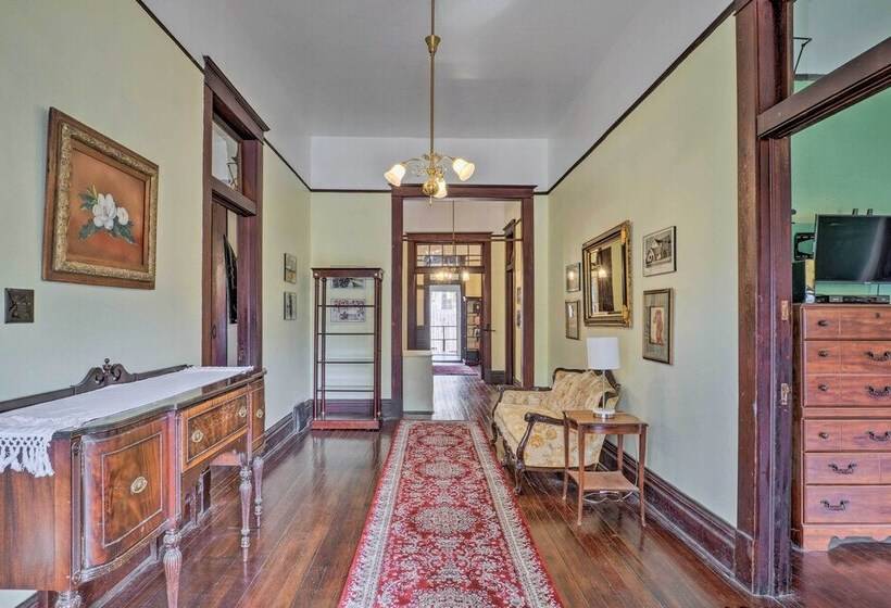 Pet Friendly Shreveport Home ~ 1 Mile To Downtown!