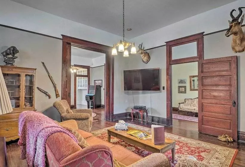 Pet Friendly Shreveport Home ~ 1 Mile To Downtown!