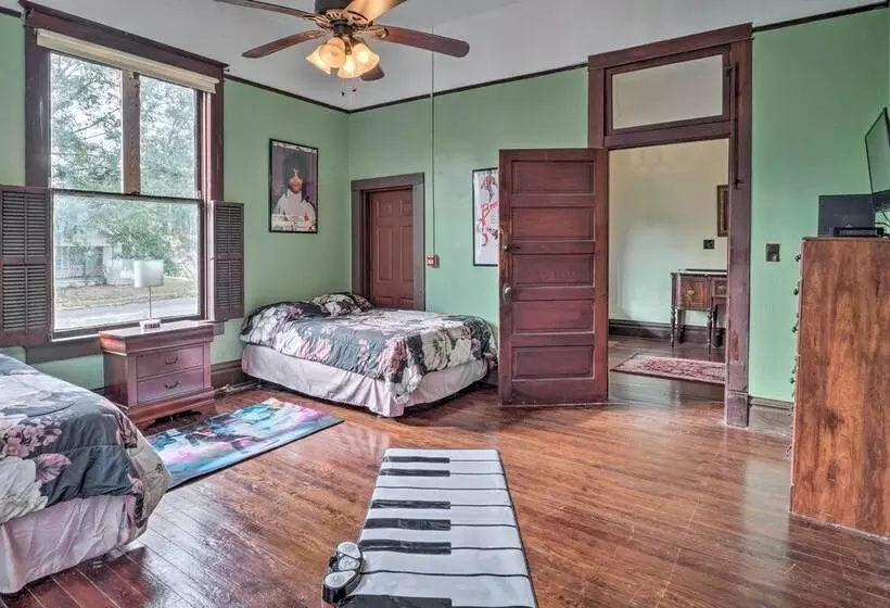 Pet Friendly Shreveport Home ~ 1 Mile To Downtown!