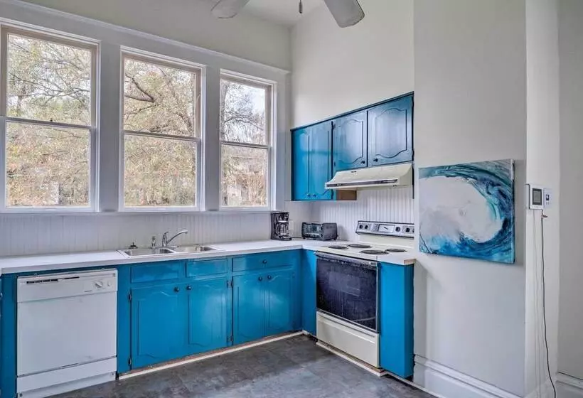 Pet Friendly Shreveport Home ~ 1 Mile To Downtown!