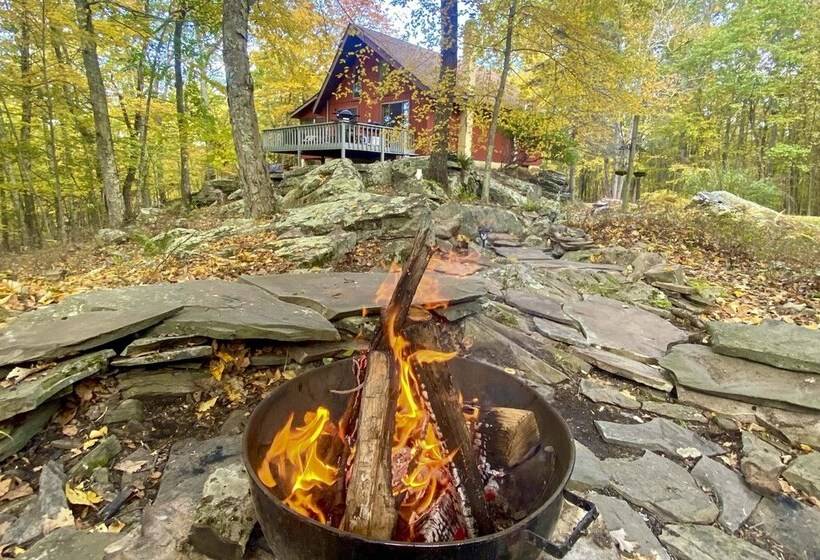 Secluded Cresco Cabin W/ Deck + Forest Views!