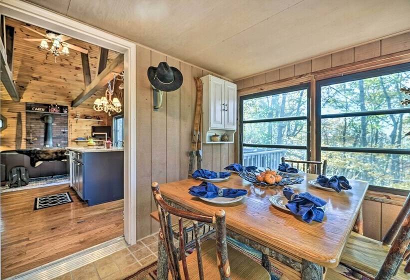 Secluded Cresco Cabin W/ Deck + Forest Views!