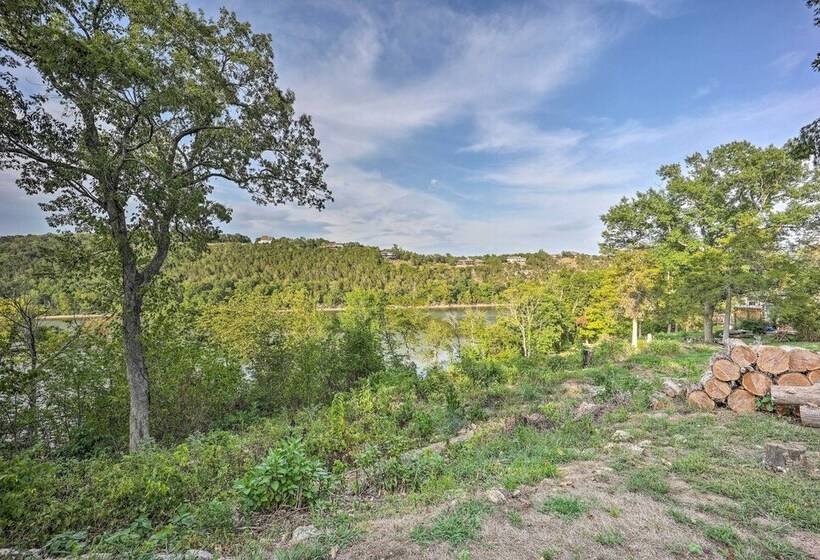 Private Eureka Springs Retreat W/ Hot Tub!