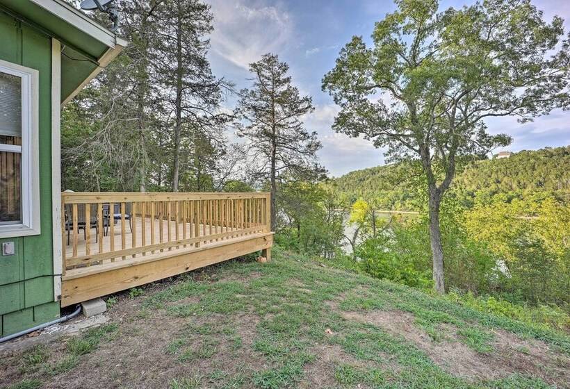 Private Eureka Springs Retreat W/ Hot Tub!