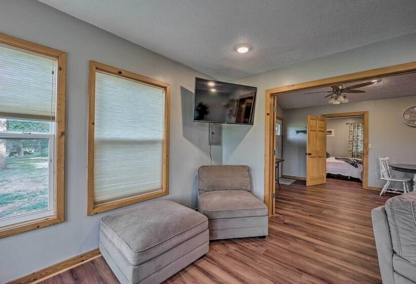 Private Eureka Springs Retreat W/ Hot Tub!