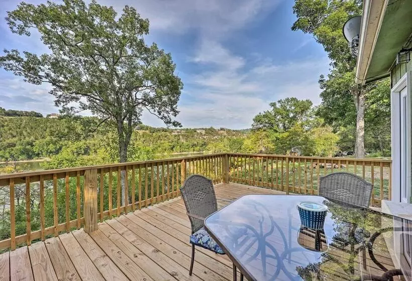 Private Eureka Springs Retreat W/ Hot Tub!