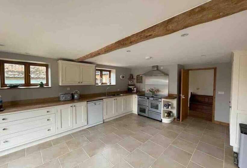 Резиденция Charming Norfolk Barn Conversion In Barnham Broom