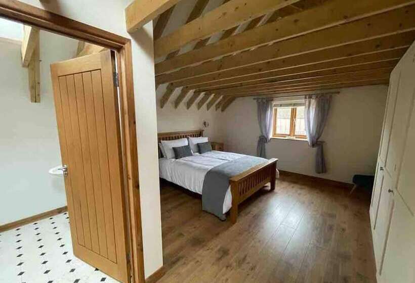 Резиденция Charming Norfolk Barn Conversion In Barnham Broom