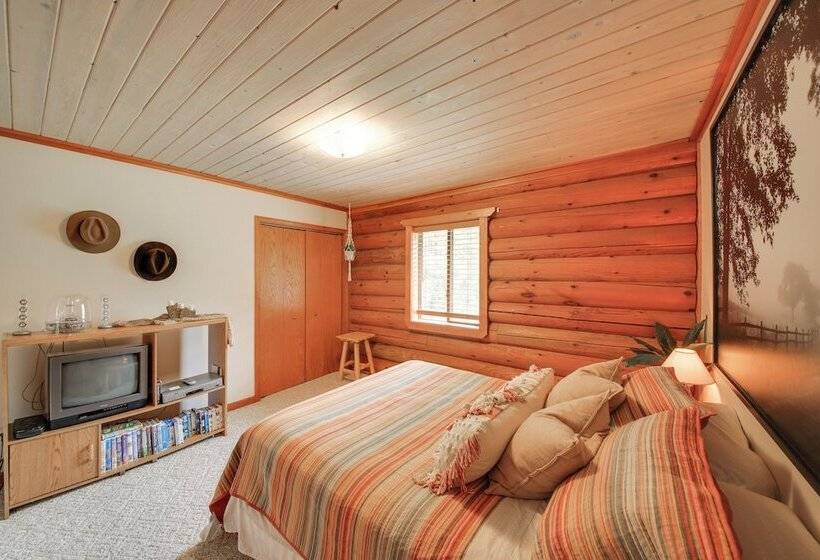 Riverfront Troy Cabin Ready With Bikes & Rafts!