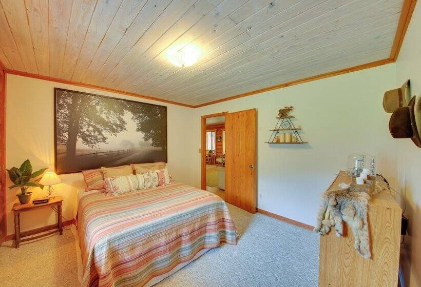 Riverfront Troy Cabin Ready With Bikes & Rafts!