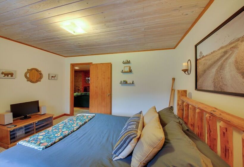 Riverfront Troy Cabin Ready With Bikes & Rafts!