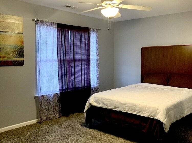 Spacious 4br House W Screenedin Porch