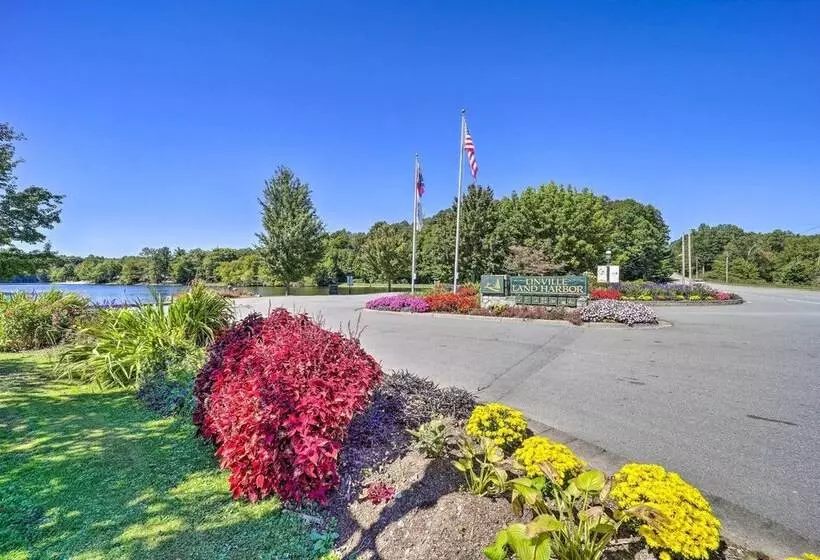9 Mi To Sugar Mountain: Newland Cabin W/ Fire Pit!