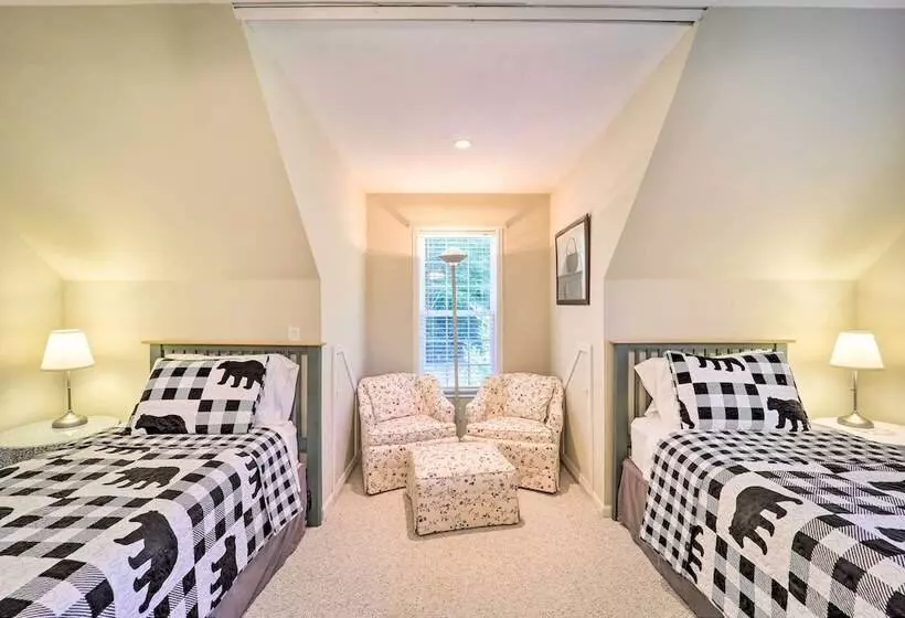 9 Mi To Sugar Mountain: Newland Cabin W/ Fire Pit!