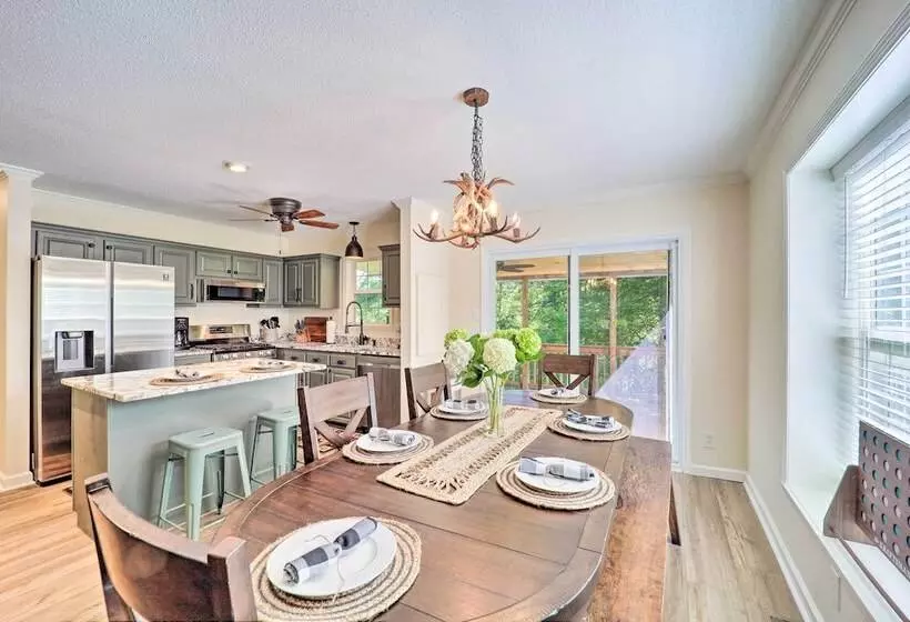 9 Mi To Sugar Mountain: Newland Cabin W/ Fire Pit!