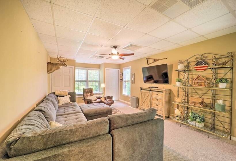 9 Mi To Sugar Mountain: Newland Cabin W/ Fire Pit!