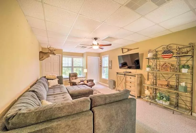 9 Mi To Sugar Mountain: Newland Cabin W/ Fire Pit!