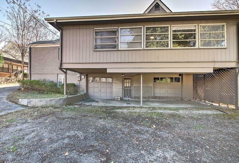 Hot Springs Home: Walk To Oaklawn!