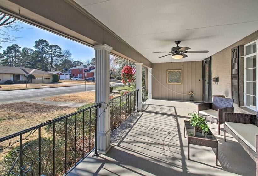 Hot Springs Home: Walk To Oaklawn!