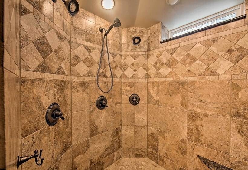 Spacious Pequea Retreat W/ Dock & Hot Tub!