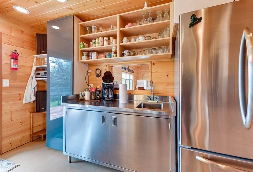 Spacious Soldotna Home W/ Mackey Lake Views!