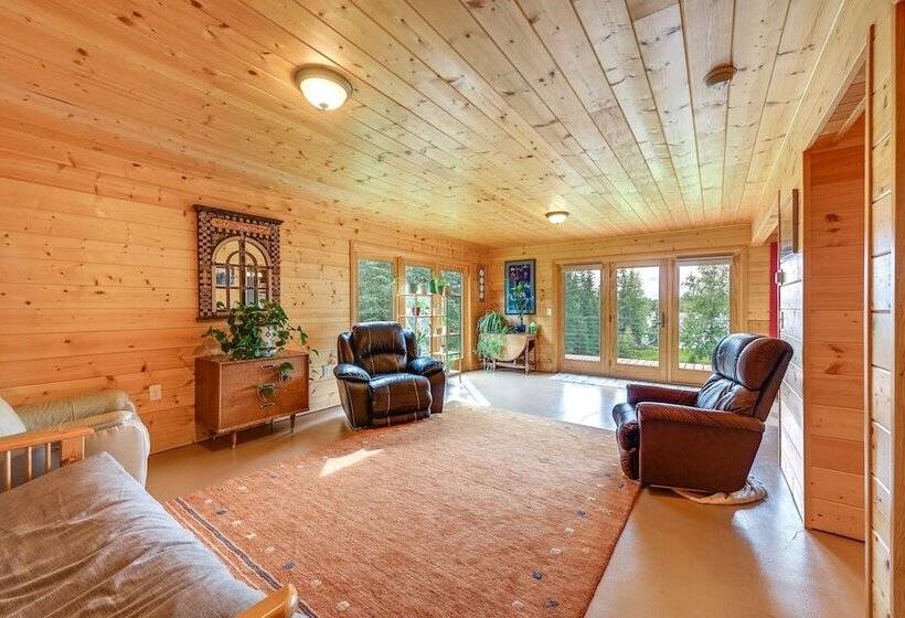 Spacious Soldotna Home W/ Mackey Lake Views!