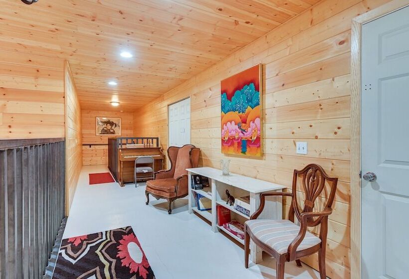 Spacious Soldotna Home W/ Mackey Lake Views!