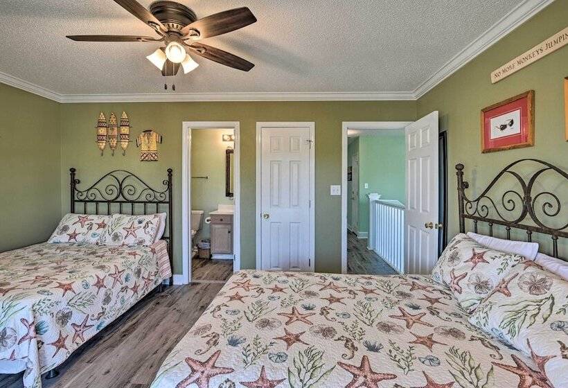 Steps To Pool & Ocean: Surfside Beach Home Base!