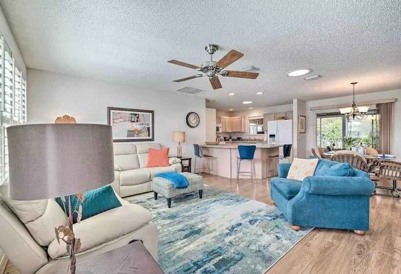 Home In The Villages W/ Lanai & Private Hot Tub!