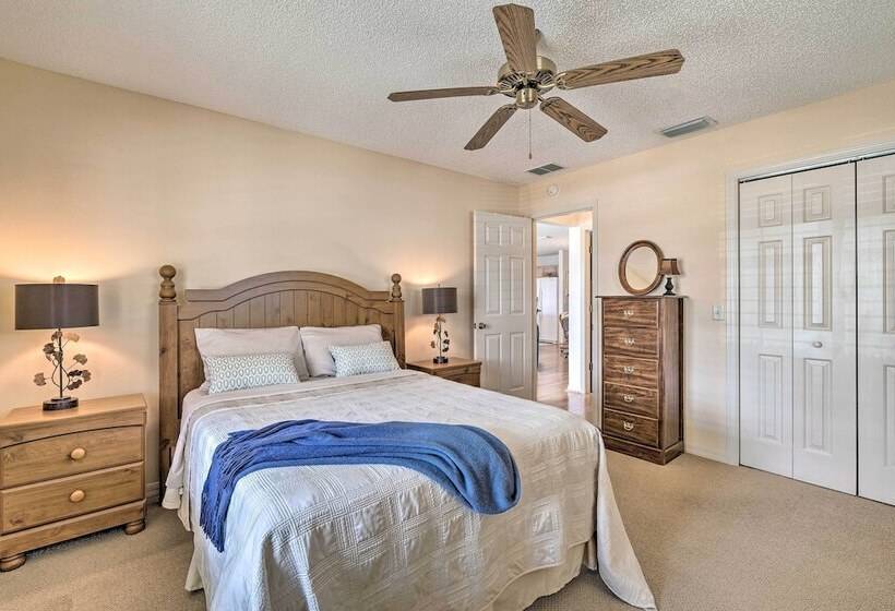 Home In The Villages W/ Lanai & Private Hot Tub!