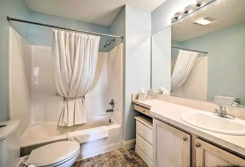 Home In The Villages W/ Lanai & Private Hot Tub!