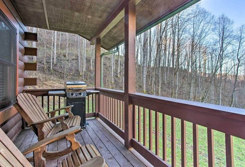 Turkey Creek Cove Clyde Cabin W/ Mtn Views!