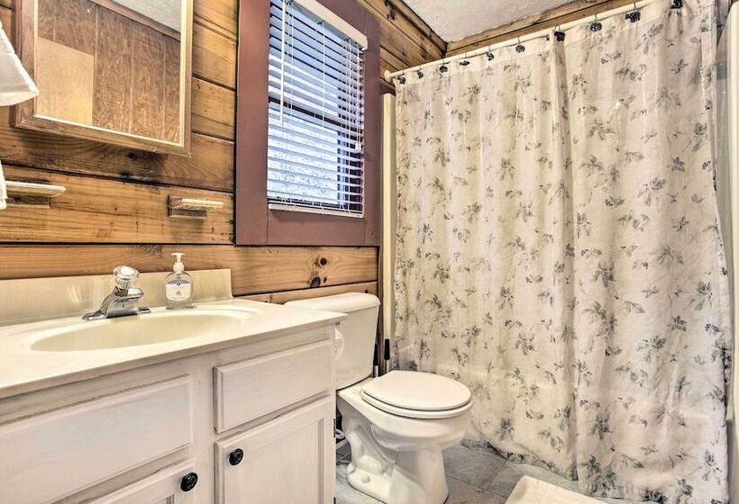 Turkey Creek Cove Clyde Cabin W/ Mtn Views!